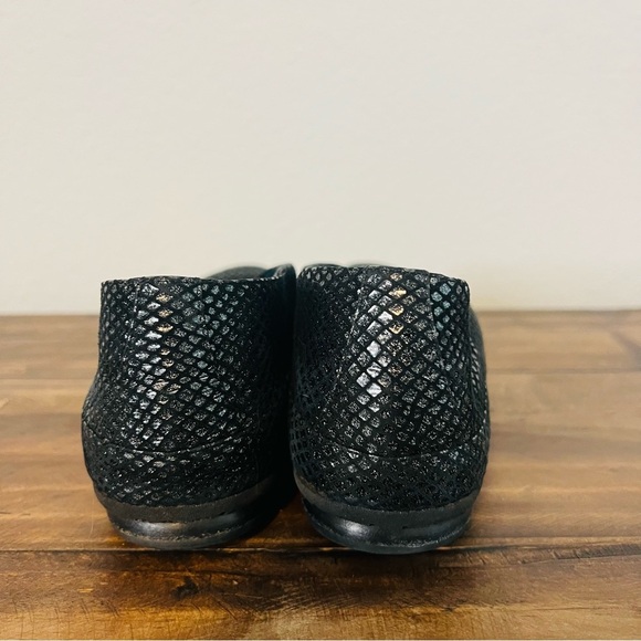 Thierry Rabotin Grace Black Printed Suede Slip-On Flats. Made in Italy. Size 6. - Picture 7 of 14